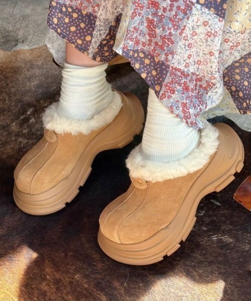 mebole(メボレ)の「ムートンスリッポン(スリッポン・レディース・ベージュ・SMALL/MEDIUM/LARGE)」の3枚目の写真