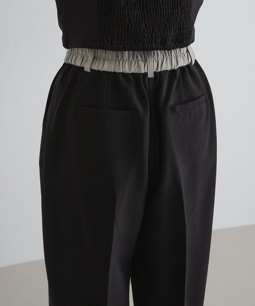 bohmal(ボマール)の「配色ベルトスラックスワイドパンツ【セットアップ対応】(スラックス・レディース・ブラック/グレイッシュベージュ・SMALL/MEDIUM/LARGE/MT)」の6枚目の写真