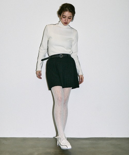 Clum(クルム)の「knit pleats belt mini skirt / ベルト付きニットプリーツミニスカート(スカート・レディース・ブラック・SMALL/MEDIUM)」の11枚目の写真