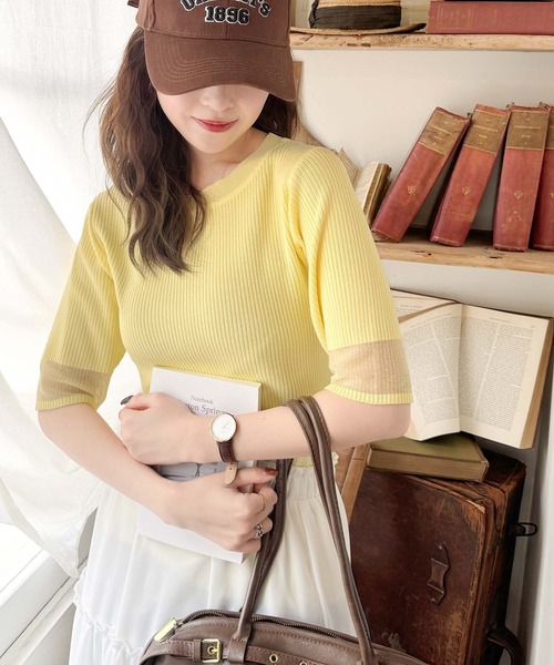 classicalelf(クラシカルエルフ)の「大人フェミニンな透け感。袖口シアーハーフスリーブリブニットトップス(Tシャツ/カットソー・レディース・イエロー/チャコール/オフホワイト/ブラウン/グレイッシュベージュ/ブラック・LARGE/X-LARGE/SMALL/MEDIUM)」の7枚目の写真