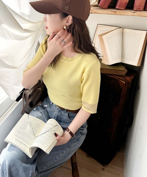 classicalelf(クラシカルエルフ)の「大人フェミニンな透け感。袖口シアーハーフスリーブリブニットトップス(Tシャツ/カットソー・レディース・イエロー/チャコール/オフホワイト/ブラウン/グレイッシュベージュ/ブラック・LARGE/X-LARGE/SMALL/MEDIUM)」の13枚目の写真