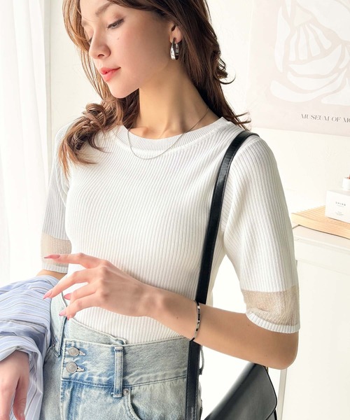 classicalelf(クラシカルエルフ)の「大人フェミニンな透け感。袖口シアーハーフスリーブリブニットトップス(Tシャツ/カットソー・レディース・イエロー/チャコール/オフホワイト/ブラウン/グレイッシュベージュ/ブラック・LARGE/X-LARGE/SMALL/MEDIUM)」の16枚目の写真