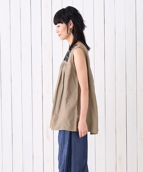 チチカカ（チチカカ）の「マチョー刺繍プルオーバー【WEB限定】（その他トップス・レディース・ブラック/カーキ・FREE）」の10枚目の写真