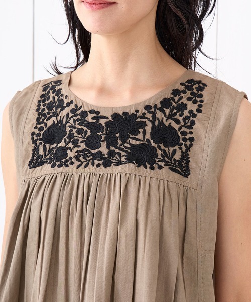 チチカカ（チチカカ）の「マチョー刺繍プルオーバー【WEB限定】（その他トップス・レディース・ブラック/カーキ・FREE）」の12枚目の写真