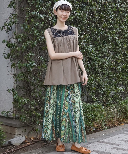 チチカカ（チチカカ）の「マチョー刺繍プルオーバー【WEB限定】（その他トップス・レディース・ブラック/カーキ・FREE）」の8枚目の写真