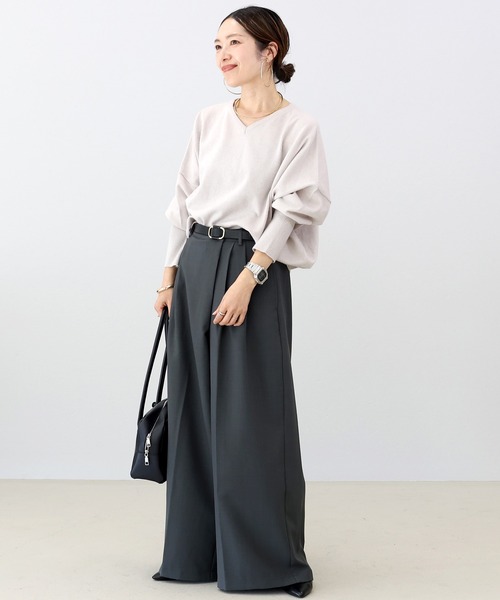 Aletta vita(アレッタビータ)の「アンジェリーナVネック2WAYドルマンニットプルオーバー(ニット/セーター・レディース・オフホワイト/ブラック/ライトグレー/ダークブラウン・FREE)」の8枚目の写真