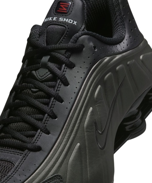 NIKE SHOX ショックス R4 001BLK/BLK NIKE SHOX R4 BLACK/BLACK-BLACK-BRIGHT CRIMSON（ナイキ