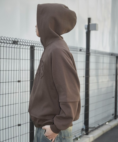 SHORT ROUND（ショートラウンド）の「SHORT ROUND/ダメージアップリケレイヤードZIPパーカー（パーカー・メンズ・スミクロ/ブラウン・LARGE/MEDIUM）」の13枚目の写真