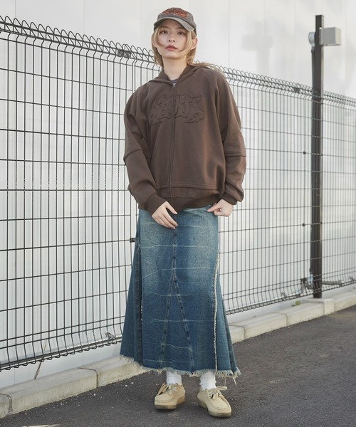 SHORT ROUND（ショートラウンド）の「SHORT ROUND/ダメージアップリケレイヤードZIPパーカー（パーカー・メンズ・スミクロ/ブラウン・LARGE/MEDIUM）」の18枚目の写真