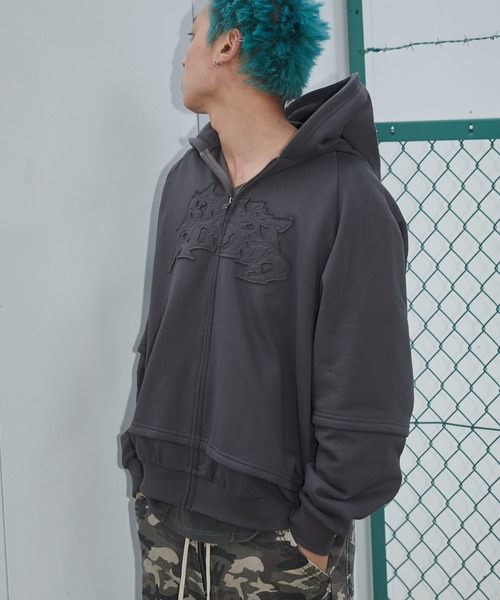 SHORT ROUND（ショートラウンド）の「SHORT ROUND/ダメージアップリケレイヤードZIPパーカー（パーカー・メンズ・スミクロ/ブラウン・LARGE/MEDIUM）」の19枚目の写真