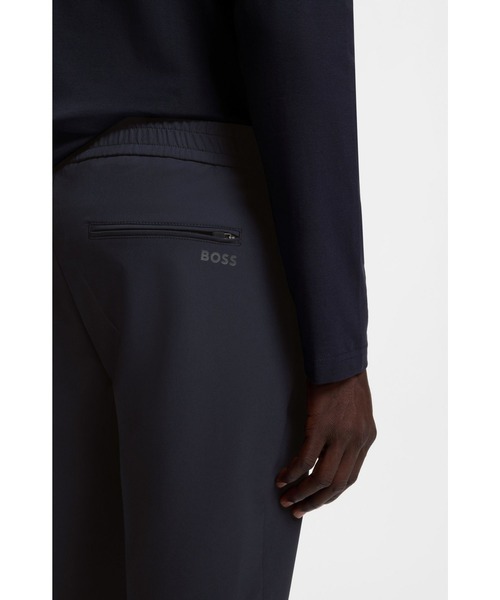 BOSS(ボス)の「テーパードフィットパンツ はっ水ストレッチファブリック(スウェットパンツ・メンズ・ダークブルー/ベージュ/ブラック・52/48/46/50/44/56/54)」の15枚目の写真