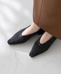 Uカット ゴールドアクセント ローヒール パンプス