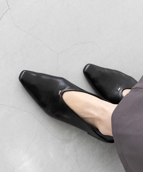 welleg（ウェレッグ）の「Uカット ゴールドアクセント ローヒール パンプス（パンプス・レディース・ブラック/ブラック系/ライトグレー/ガンメタ/ブラウン系その他/ブラウン系その他2/ブラウン系その他3/ブラック系その他2/シルバー/ブラック系その他・24.5cm/24.0cm/26.5cm/26.0cm/25.5cm/25.0cm/23.5cm/23.0cm/22.5cm/22.0cm/21.5cm）」の11枚目の写真