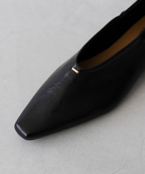 welleg（ウェレッグ）の「Uカット ゴールドアクセント ローヒール パンプス（パンプス・レディース・ブラック/ブラック系/ライトグレー/ガンメタ/ブラウン系その他/ブラウン系その他2/ブラウン系その他3/ブラック系その他2/シルバー/ブラック系その他・24.5cm/24.0cm/26.5cm/26.0cm/25.5cm/25.0cm/23.5cm/23.0cm/22.5cm/22.0cm/21.5cm）」の21枚目の写真