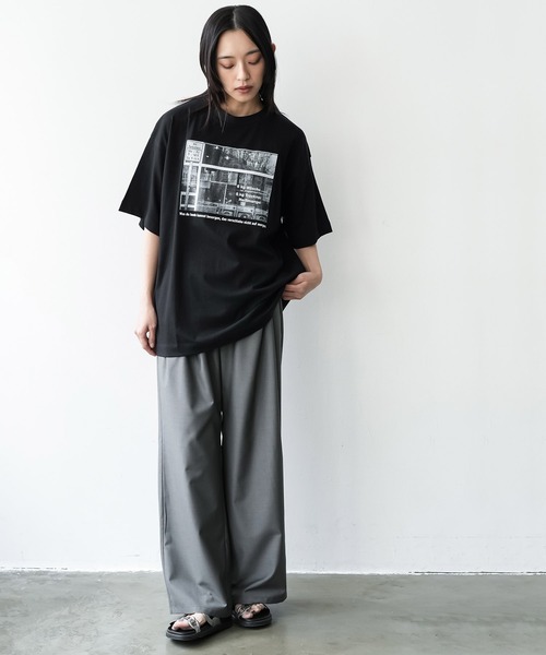 mili an deni(ミリアンデニ)の「半袖シティスケープフォトプリントTシャツ(Tシャツ/カットソー・レディース・ブラック/オフホワイト/チャコールグレー・M/L)」の13枚目の写真