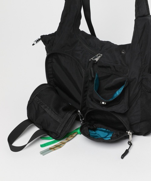 niko and...(ニコアンド)の「オリジナルライトパッカブルマルチショルダーバッグ(ショルダーバッグ・レディース・グレー/ブラック/オレンジ・0)」の11枚目の写真