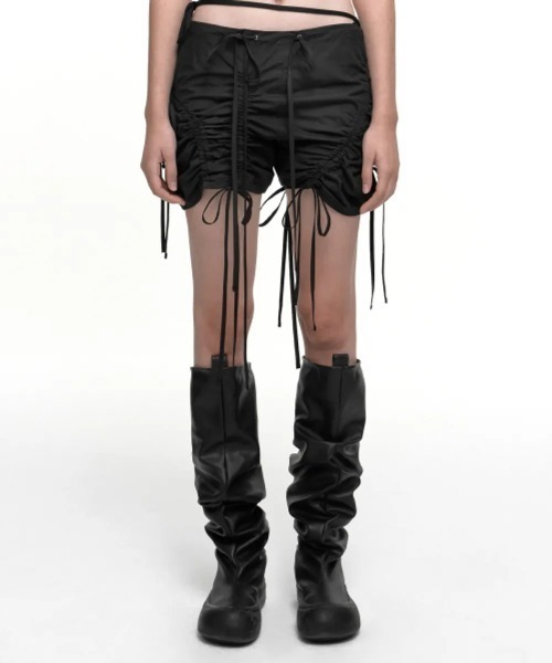 leather like short pants/melt the lady