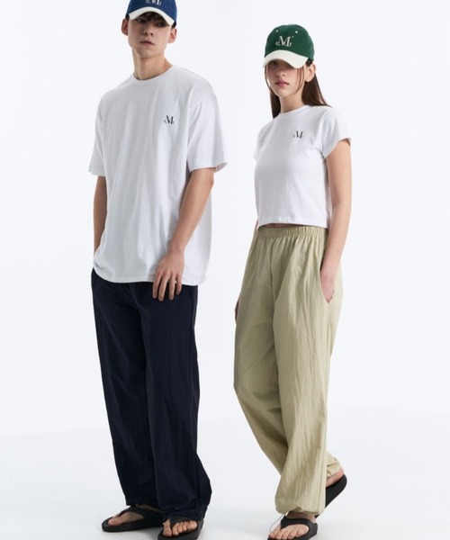 ALAND（エーランド）の「【UNISEX】MUCENT／ラウンドロゴT（Tシャツ/カットソー・レディース・オリーブ/ブラック/ピンク/ホワイト・MEDIUM/LARGE）」の5枚目の写真