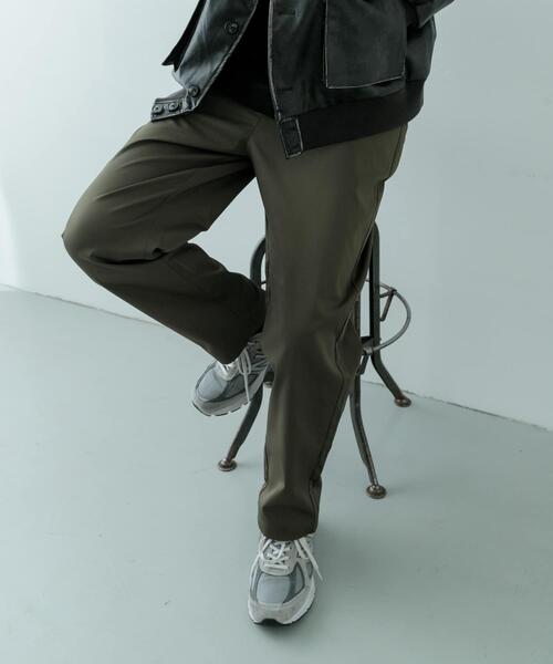 ITEMS URBANRESEARCH（アイテムズ アーバンリサーチ）の「『セットアップ対応』マシンウォッシャブルピケテーパードパンツ（その他パンツ・メンズ・ネイビー/カーキ/ブラック・MEDIUM/LARGE）」の14枚目の写真