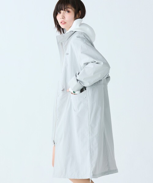 LACOSTE(ラコステ)の「撥水 ナイロンタフタ スタンドカラーユーティリティコート(トレンチコート・レディース・ライトグレー/ベージュ・34/40/36/38)」の3枚目の写真