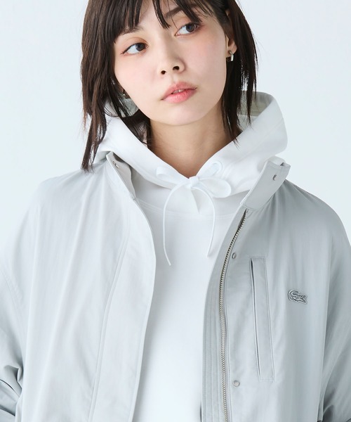 LACOSTE(ラコステ)の「撥水 ナイロンタフタ スタンドカラーユーティリティコート(トレンチコート・レディース・ライトグレー/ベージュ・34/40/36/38)」の20枚目の写真