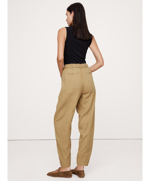 Banana Republic(バナナリパブリック)の「Soma ハイライズ バレルレッグ パンツ(その他パンツ・レディース・ナチュラル/ブラック/ベージュ/グリーン・S/XS/M/L)」の9枚目の写真