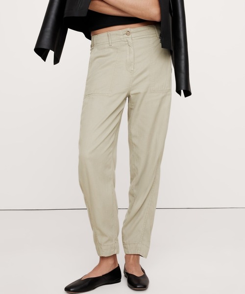 Banana Republic(バナナリパブリック)の「Soma ハイライズ バレルレッグ パンツ(その他パンツ・レディース・ナチュラル/ブラック/ベージュ/グリーン・S/XS/M/L)」の4枚目の写真