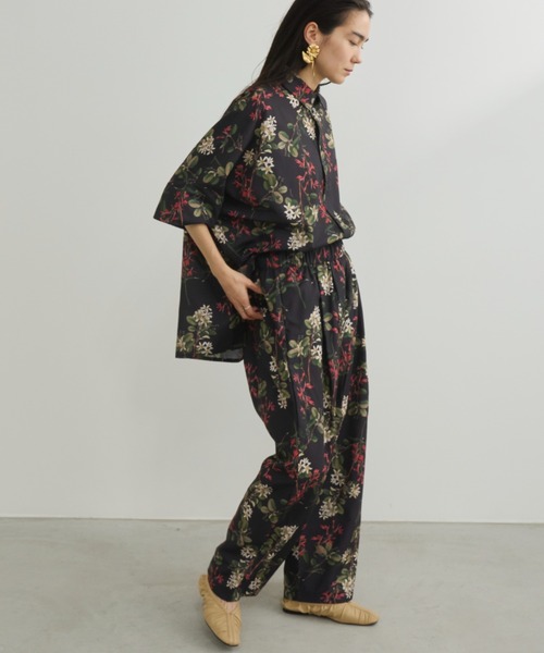 Libra Cue（リブラ キュー）の「ボタニカルプリントビックシルエットハーフスリーブシャツ（シャツ/ブラウス・レディース・アイボリー/ブラック・FREE）」の9枚目の写真