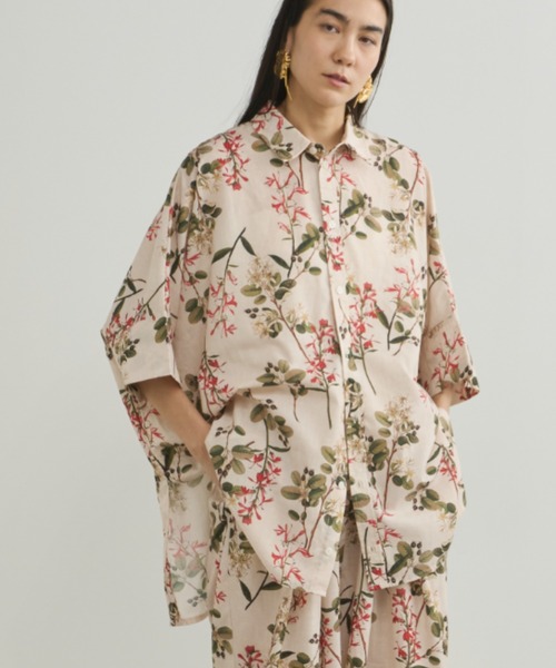 Libra Cue（リブラ キュー）の「ボタニカルプリントビックシルエットハーフスリーブシャツ（シャツ/ブラウス・レディース・アイボリー/ブラック・FREE）」の7枚目の写真