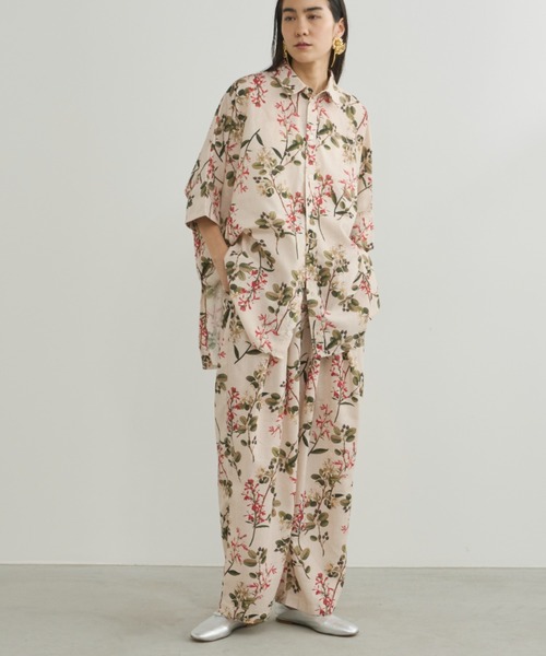 Libra Cue（リブラ キュー）の「ボタニカルプリントビックシルエットハーフスリーブシャツ（シャツ/ブラウス・レディース・アイボリー/ブラック・FREE）」の6枚目の写真