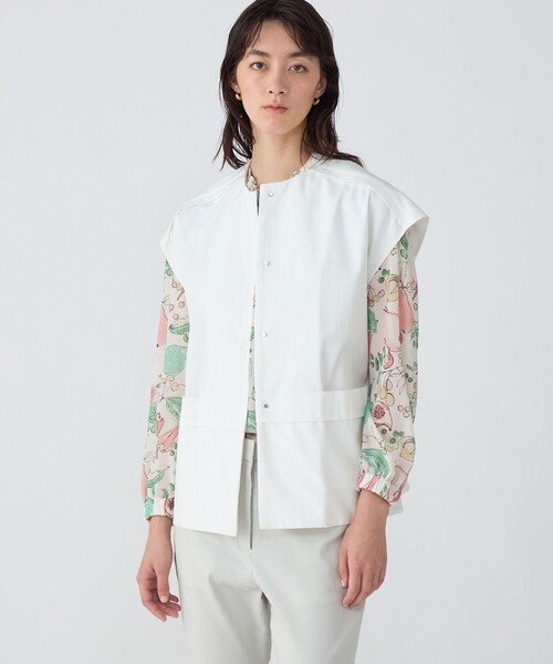 ‘25SS TOMORROWLAND コットンカツラギ ベルテッドジレ　ブラウス TOMORROWLAND collection（トゥモローランドコレクション）の