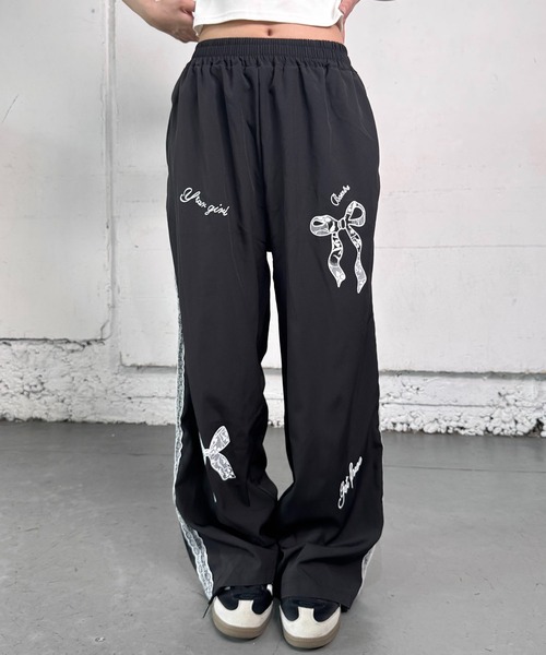 lilful(リルフル)の「サイドレースライン リボン ナイロンパンツ(スウェットパンツ・レディース・ブラック・M/S)」の9枚目の写真