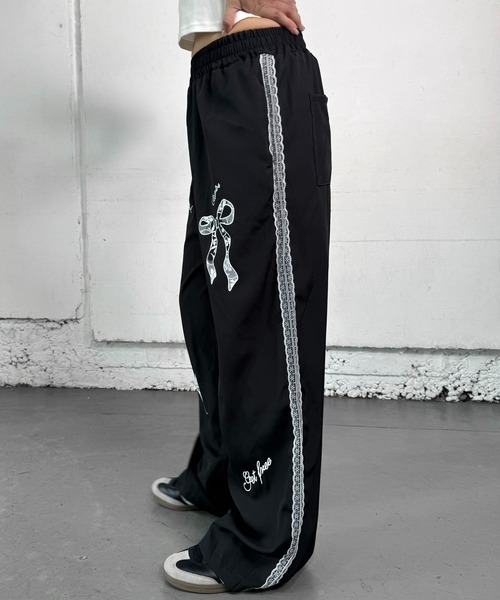 lilful(リルフル)の「サイドレースライン リボン ナイロンパンツ(スウェットパンツ・レディース・ブラック・M/S)」の12枚目の写真