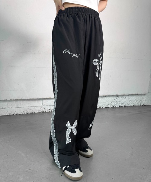 lilful(リルフル)の「サイドレースライン リボン ナイロンパンツ(スウェットパンツ・レディース・ブラック・M/S)」の11枚目の写真