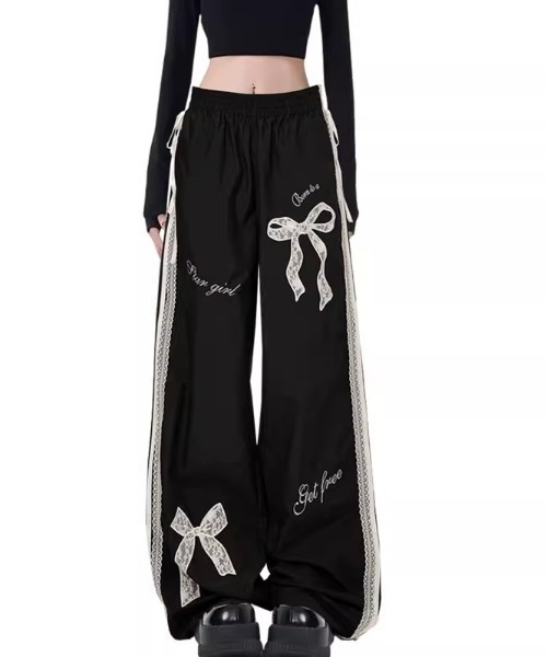 lilful(リルフル)の「サイドレースライン リボン ナイロンパンツ(スウェットパンツ・レディース・ブラック・M/S)」の19枚目の写真