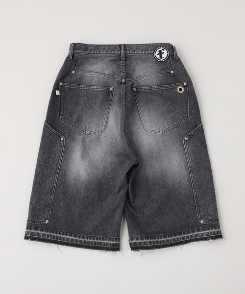 パンツ FAF NEWCOMMUNE AGED BAGGY DENIM SHORTS FAF(エフエーエフ)のNEWCOMMUNE Aged Baggy Denim Shorts BLACKの通販