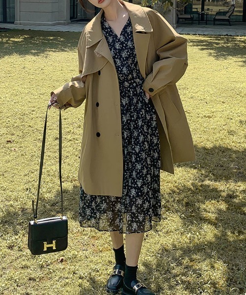 gossip!ロサンゼルス(ゴシップロサンゼルス)の「ミドルレングストレンチコート(トレンチコート・レディース・ベージュ/ブラック・M/S)」の4枚目の写真