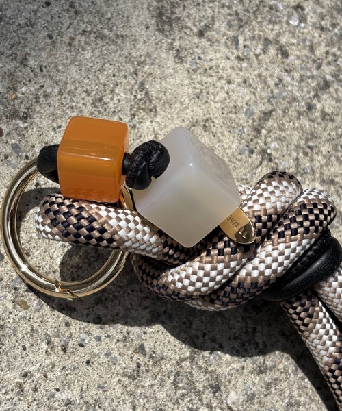 LOWELL things（ロウェル　シングス）の「ロープチャーム/バッグチャーム/マルチチャーム（チャーム・レディース・ネイビー/ブラウン・フリー）」の7枚目の写真