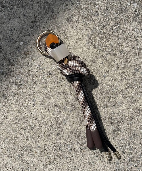 LOWELL things（ロウェル　シングス）の「ロープチャーム/バッグチャーム/マルチチャーム（チャーム・レディース・ネイビー/ブラウン・フリー）」の6枚目の写真