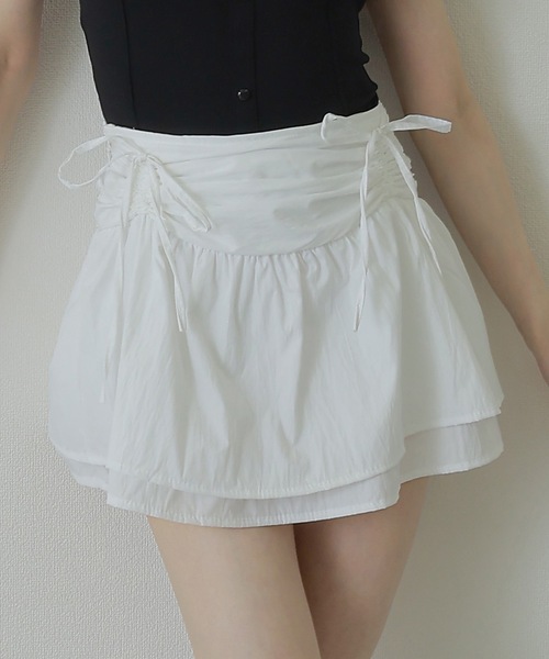M DOLLY(エムドリー)の「ribbon gather mini skirt/リボンギャザーミニスカート(スカート・レディース・ホワイト/ブラック・S/M)」の2枚目の写真