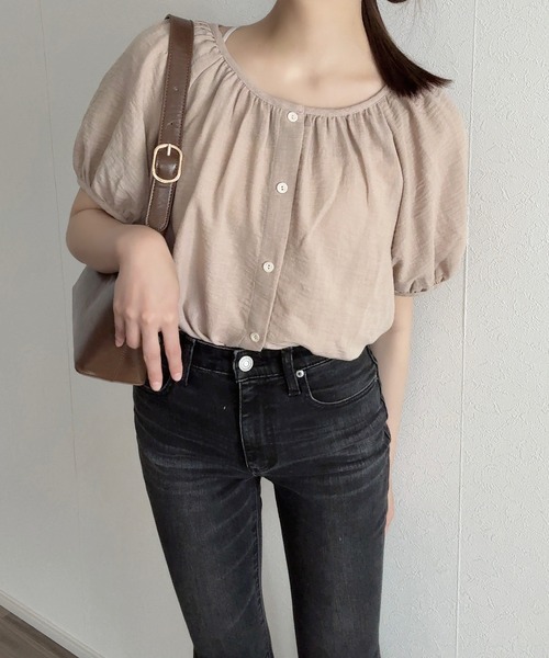 Cham.(チャム)の「ラウンドネックボリュームスリーブブラウス(シャツ/ブラウス・レディース・ピンク/オフホワイト/ナチュラル/ブルー・F)」の12枚目の写真