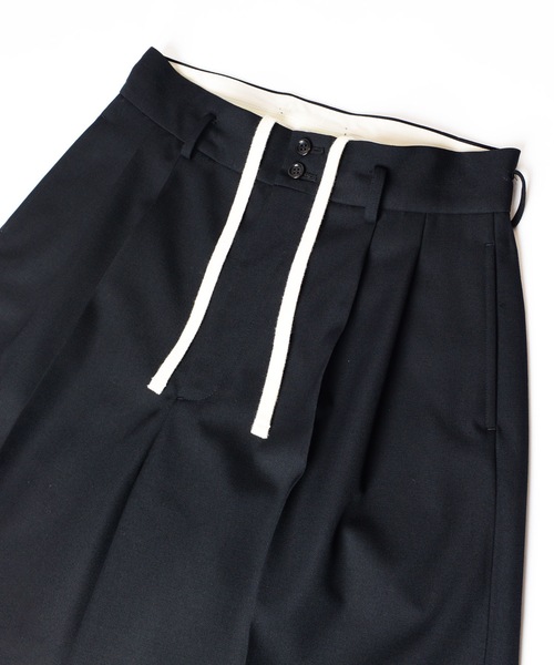 HOLIDAY（ホリデイ）の「WOOL TWILL DRAWSTRINGS SUPER WIDE PANTS ウールツイルドローストリングススーパーワイドパンツ（スラックス・レディース・ブラック・ONE SIZE）」の15枚目の写真
