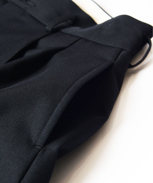 HOLIDAY（ホリデイ）の「WOOL TWILL DRAWSTRINGS SUPER WIDE PANTS ウールツイルドローストリングススーパーワイドパンツ（スラックス・レディース・ブラック・ONE SIZE）」の13枚目の写真