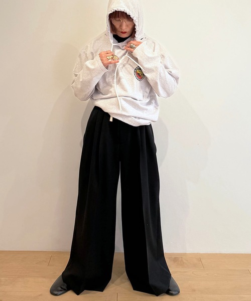 HOLIDAY（ホリデイ）の「WOOL TWILL DRAWSTRINGS SUPER WIDE PANTS ウールツイルドローストリングススーパーワイドパンツ（スラックス・レディース・ブラック・ONE SIZE）」の5枚目の写真