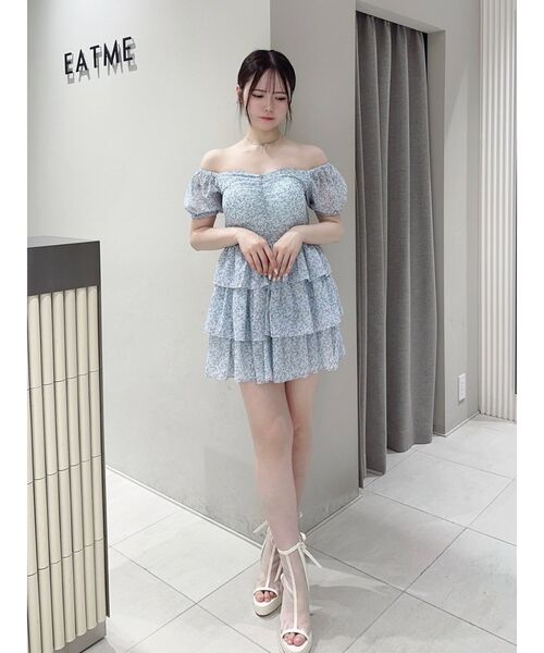 EATME(イートミー)の「ミニフラワープリントオフショルワンピース(ワンピース・レディース・ブルー/ブラック/アイボリー・FREE)」の6枚目の写真