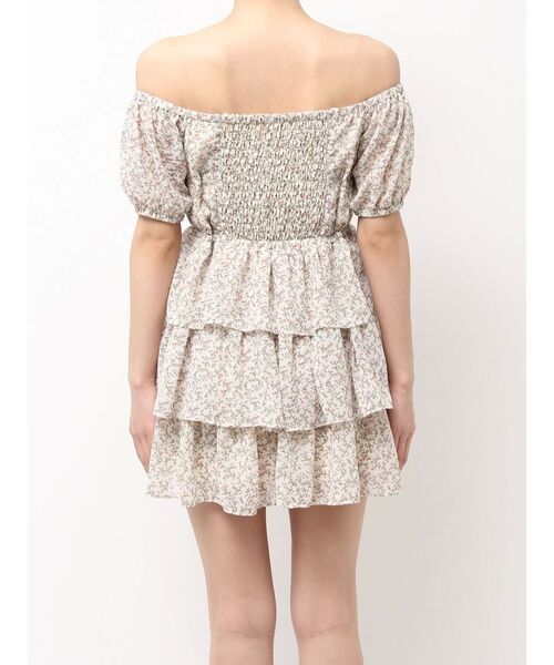 EATME(イートミー)の「ミニフラワープリントオフショルワンピース(ワンピース・レディース・ブルー/ブラック/アイボリー・FREE)」の11枚目の写真