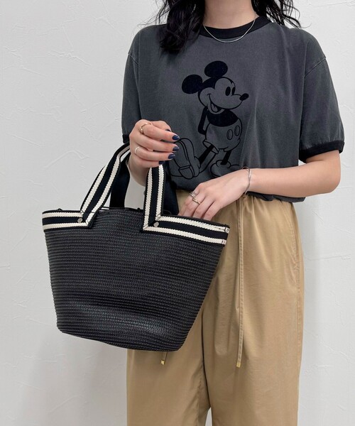 fredy emue（フレディエミュ）の「ラインテープブレードバッグ（かごバッグ・レディース・ブラック/ライトグレー/ベージュ・FREE）」の2枚目の写真
