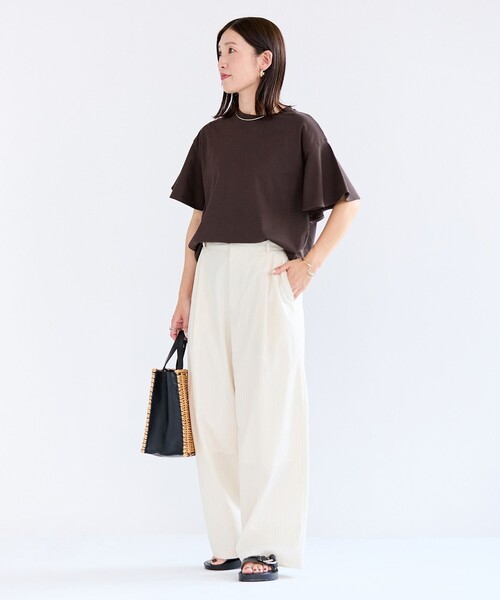 UNFILO(アンフィーロ)の「フレアスリーブ Tシャツ(Tシャツ/カットソー・レディース・ライトグリーン系/ブラック系/ダークブラウン系/ベージュ系/ホワイト系・LARGE/MEDIUM/SMALL)」の12枚目の写真