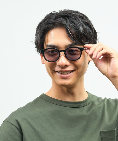 UNITED ARROWS（ユナイテッドアローズ）の「【WEB限定】Zoff｜UNITED ARROWS ボストン型 調光 サングラス｜紫外線でレンズの色が変わる｜ユナイテッドアローズ｜カラーレンズ｜黒縁 クリアフレーム｜UVカット 紫外線対策（サングラス・レディース・ブラウン系その他5/ブラック・FREE）」の16枚目の写真