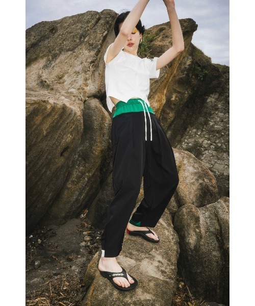 OMMO（オーエムエムオー）の「BOLCKING EASY TUCK PT